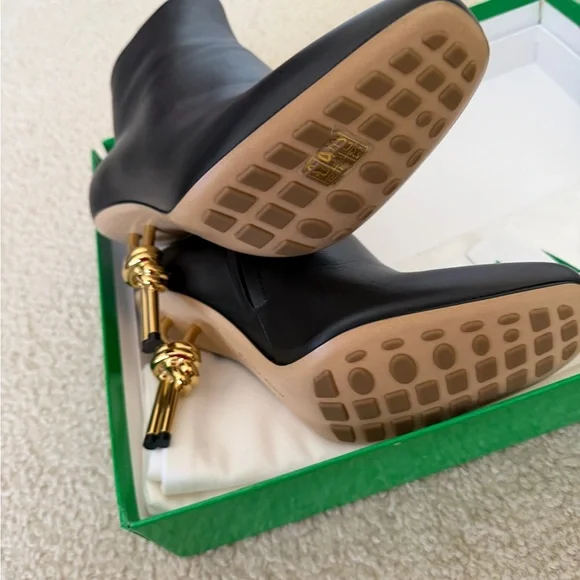 Bottega Veneta Black Boots with Gold Knot Heel in 41 - Picture 5 of 7